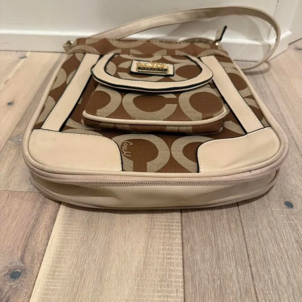 VINATGE Coach brown and cream crossbody bag #preppy #coquette #classic